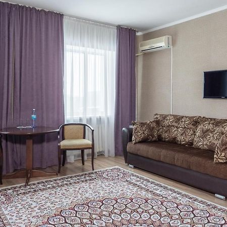 Azamat Hotel Astana Buitenkant foto