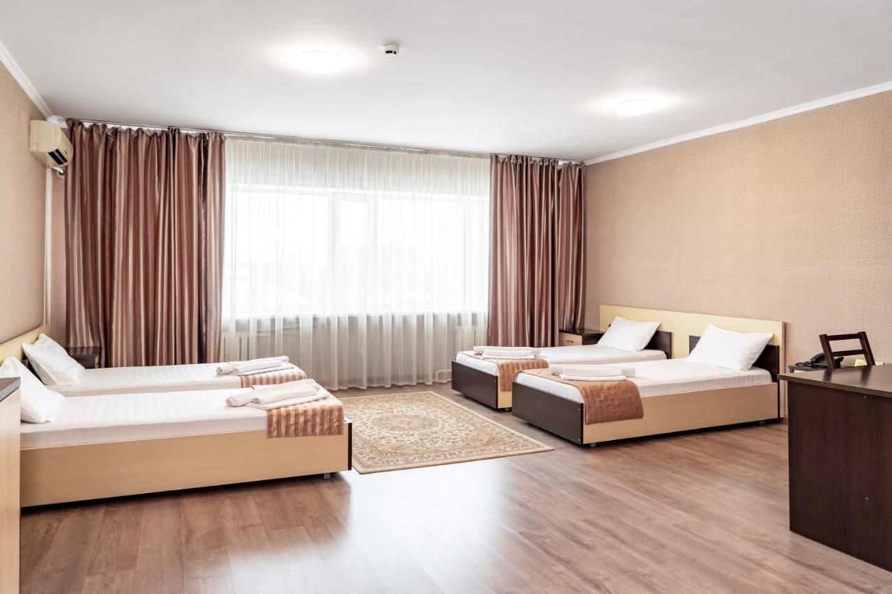 Azamat Hotel Astana Buitenkant foto