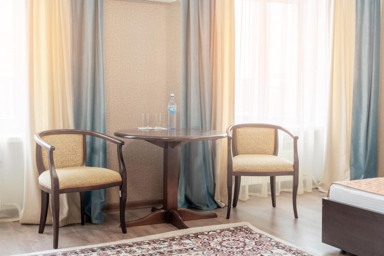 Azamat Hotel Astana Buitenkant foto