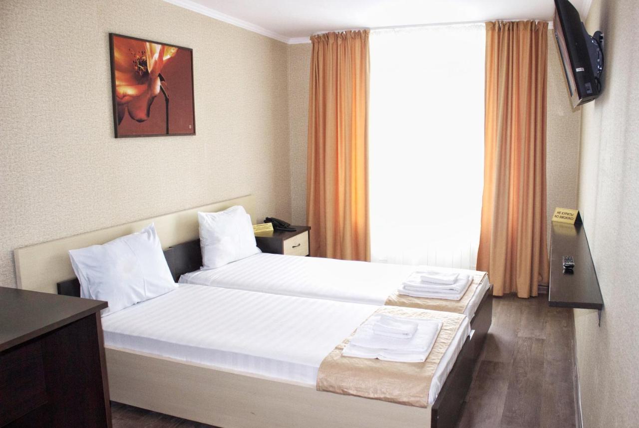 Azamat Hotel Astana Buitenkant foto